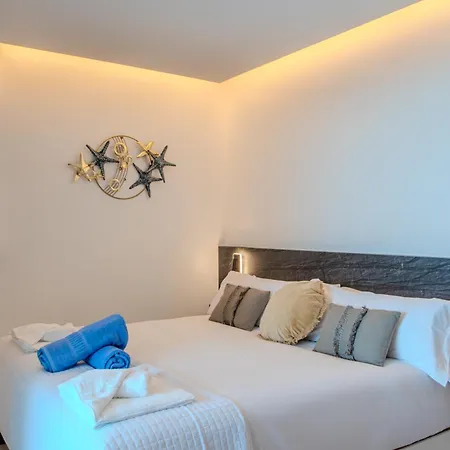 Sea Breeze Apartment *