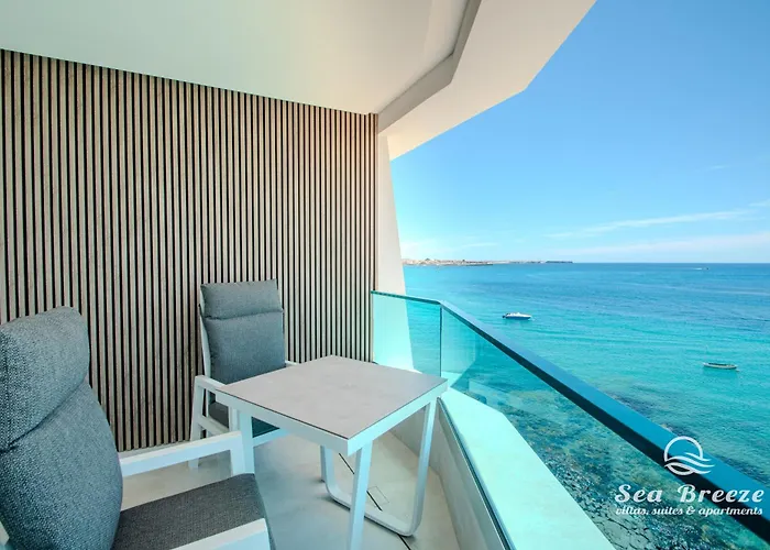 Sea Breeze Apartment *