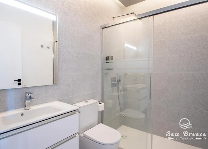 Sea Breeze Apartment